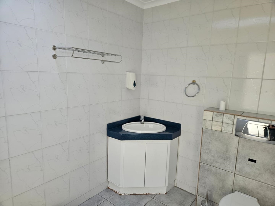 To Let 1 Bedroom Property for Rent in Plattekloof Western Cape